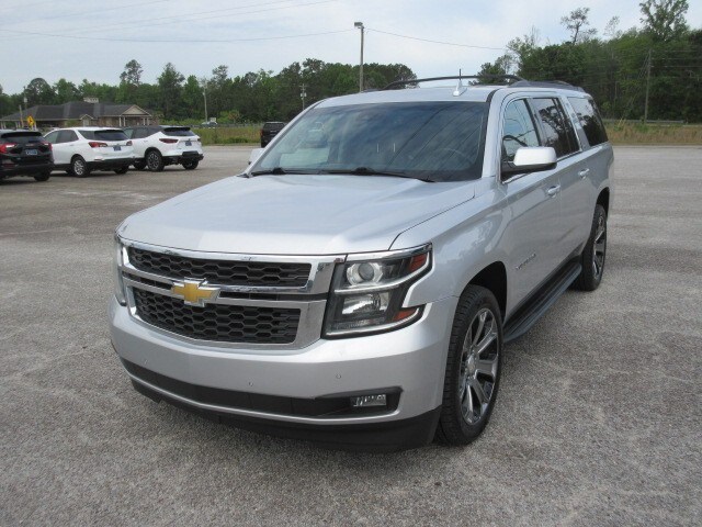 2018 Chevrolet Suburban LT photo 2