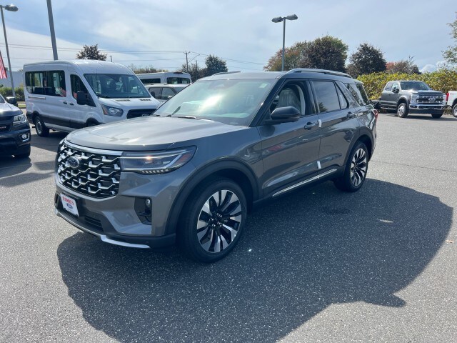 2025 Ford Explorer Platinum photo 3