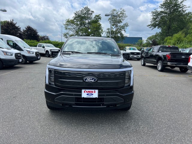 2025 Ford F-150 Lightning Platinum photo 2
