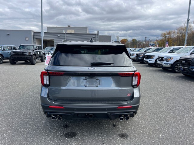 2026 Ford Explorer ST photo 4