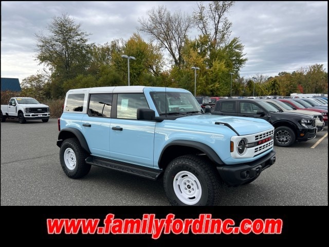 2025 Ford Bronco 4-Door Heritage Editon's photo