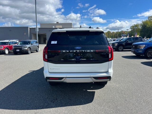 2025 Ford Expedition Platinum photo 2