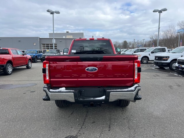 2025 Ford F-350 XLT photo 4