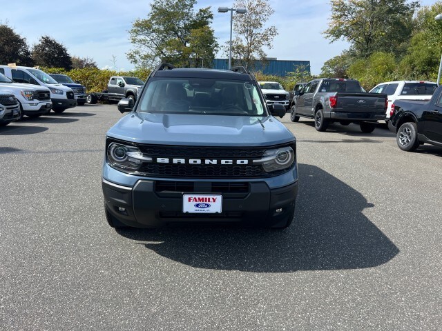 2025 Ford Bronco Sport Outer Banks photo 2