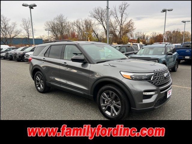 2022 Ford Explorer XLT's photo