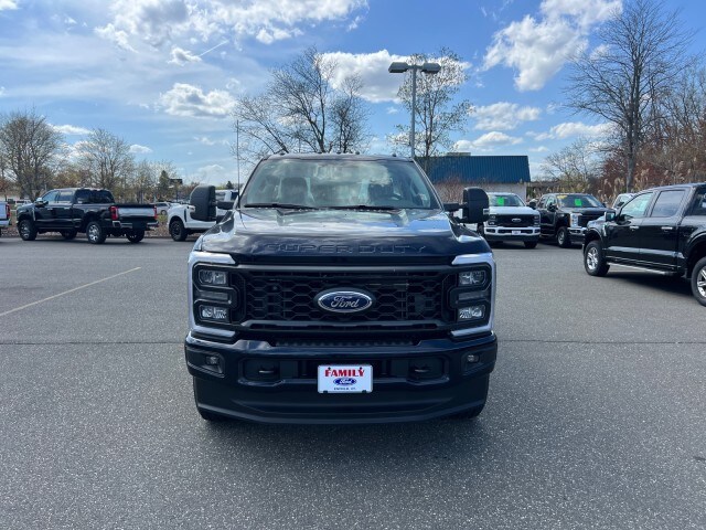 2025 Ford F-350 XL photo 2