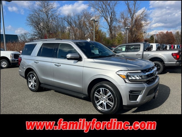 2024 Ford Expedition Limited's photo