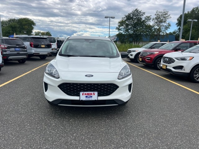 Used 2022 Ford Escape SE with VIN 1FMCU0G6XNUB32254 for sale in Enfield, CT