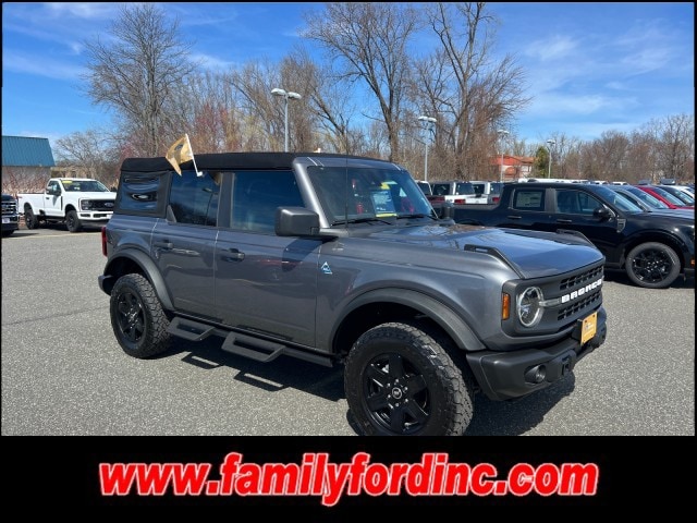 2023 Ford Bronco 4-Door Black Diamond