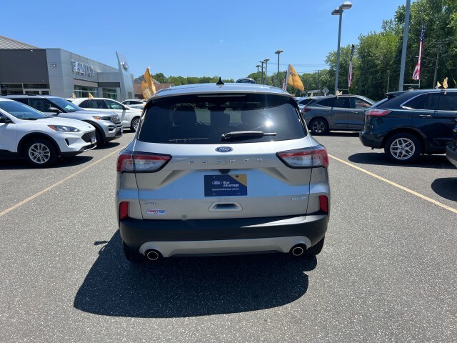 2022 Ford Escape SEL photo 4