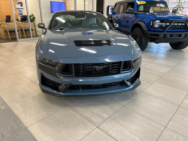 2025 Ford Mustang Dark Horse photo 2