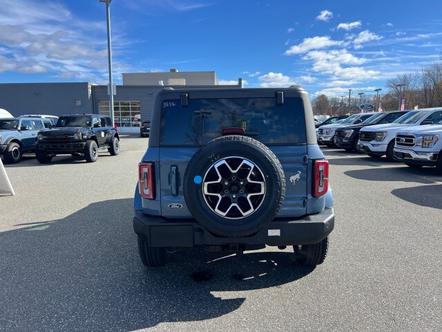 2025 Ford Bronco Outer Banks photo 4