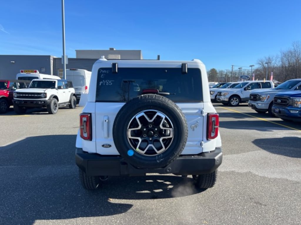 New 2025 Ford Bronco Outer Banks SUV