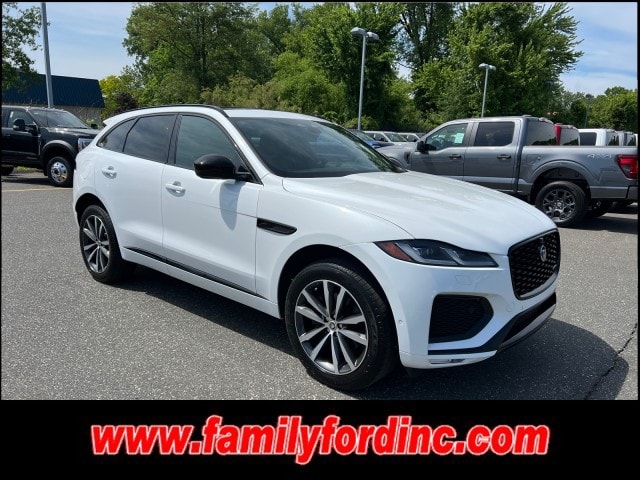 2024 Jaguar F-PACE P250 R-Dynamic S's photo