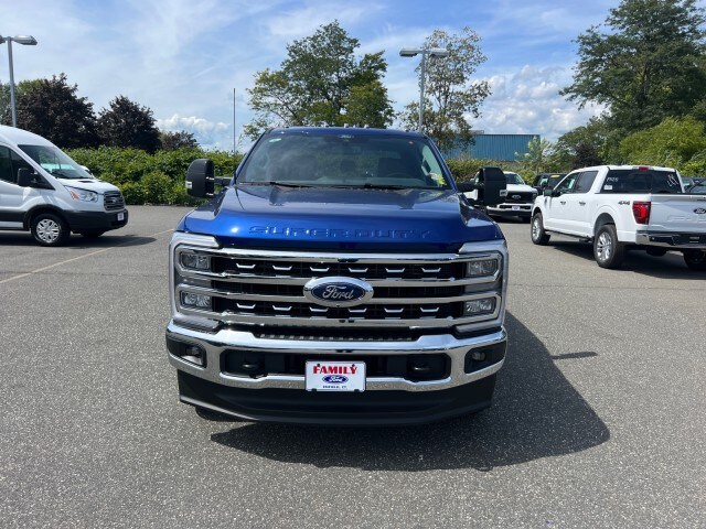2026 Ford F-250 Lariat photo 2
