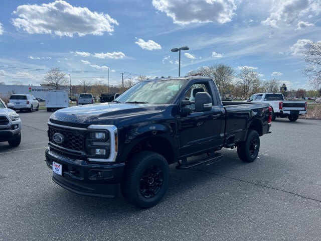 2025 Ford F-350 XL photo 3