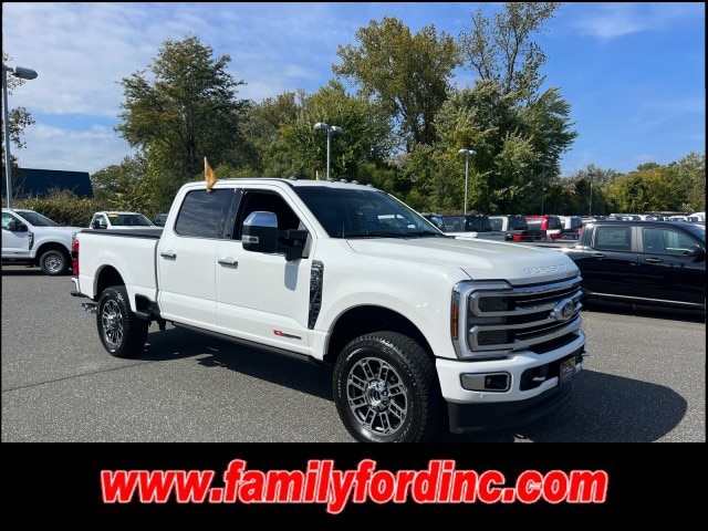 2024 Ford F-350 Super Duty Limited's photo
