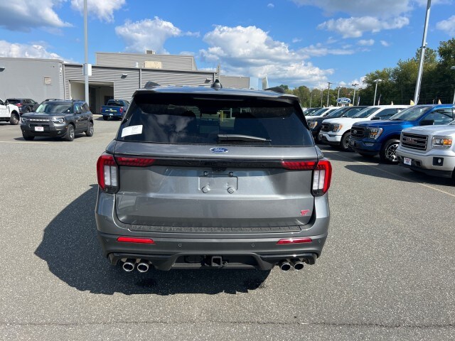 2025 Ford Explorer ST photo 4