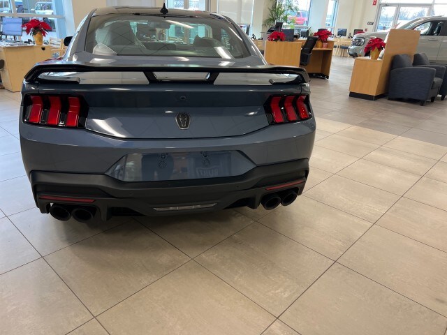 2025 Ford Mustang Dark Horse photo 4