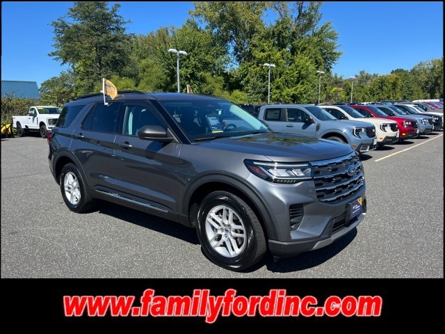 2025 Ford Explorer Active's photo