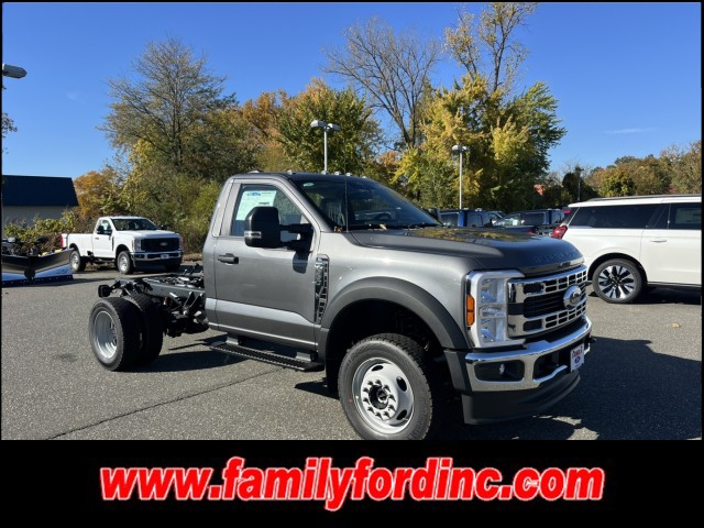 2026 Ford F-550 Super Duty Chassis Cab XL