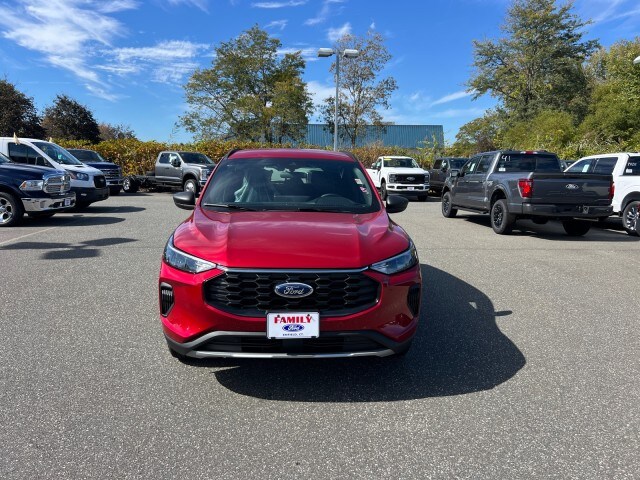 2026 Ford Escape ST-Line photo 2
