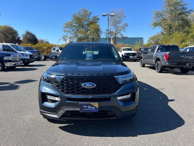 2022 Ford Explorer ST-Line photo 2