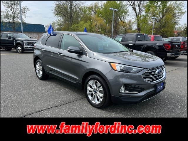 2022 Ford Edge Titanium