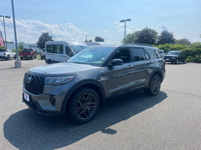 2025 Ford Explorer ST-Line photo 3