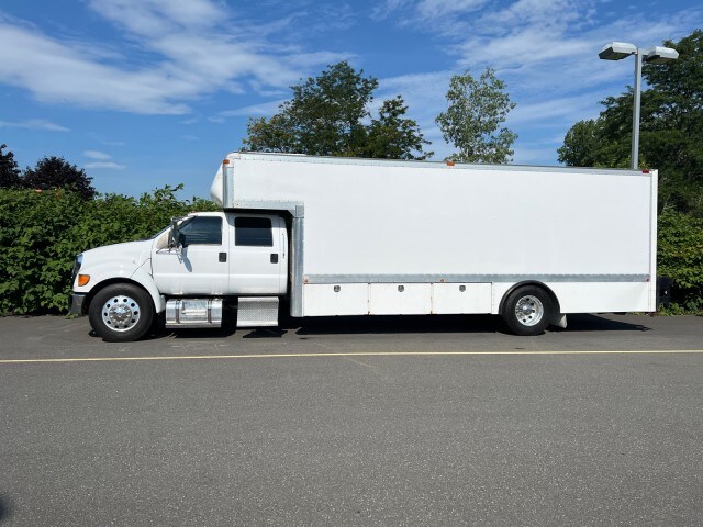 2012 Ford F-650 SuperCab XL photo 4