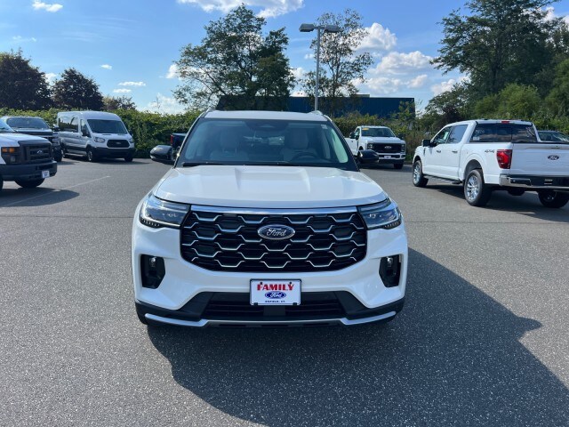 2025 Ford Explorer Platinum photo 2