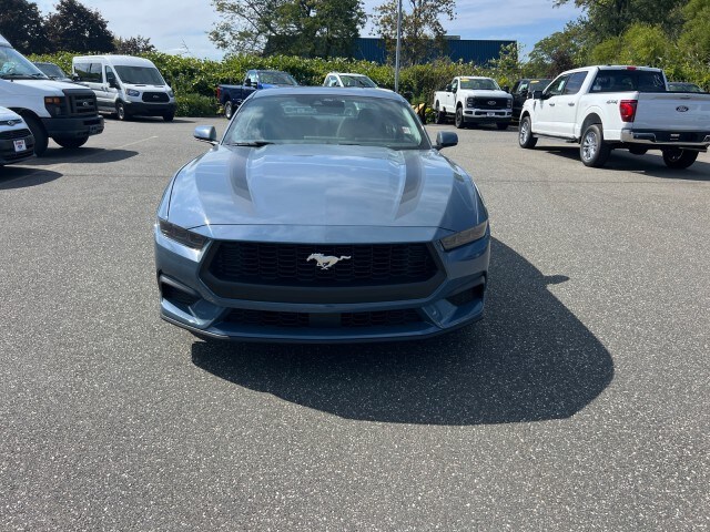 2025 Ford Mustang EcoBoost photo 2