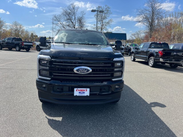 2025 Ford F-350 Platinum photo 2