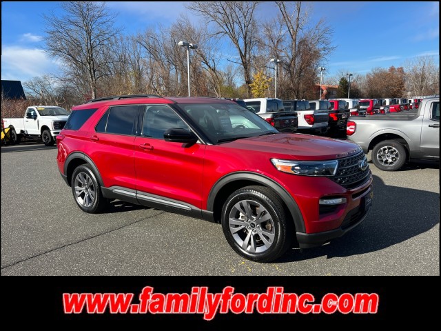 2022 Ford Explorer XLT's photo