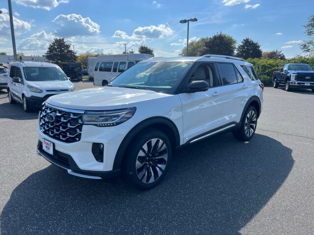2025 Ford Explorer Platinum photo 3