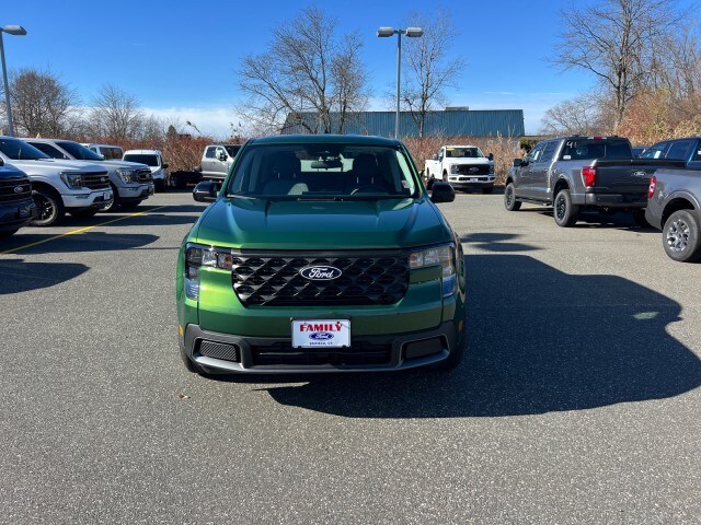 2025 Ford Maverick XLT photo 2