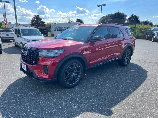 2025 Ford Explorer ST photo 3
