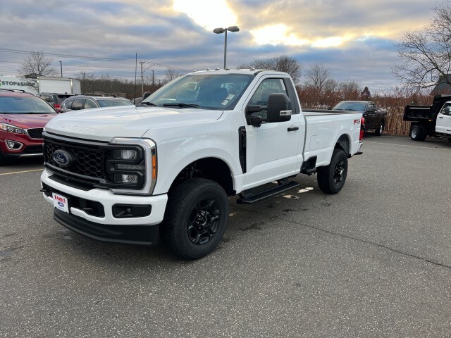 2023 Ford F-350 photo 3