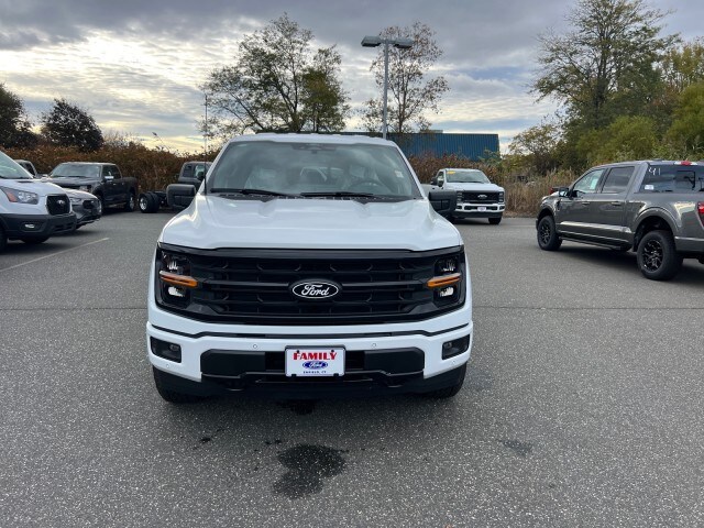 2025 Ford F-150 XLT photo 2