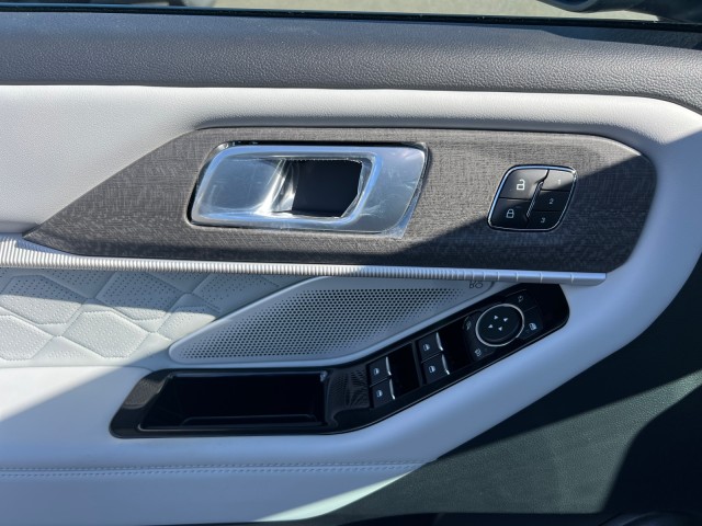 2026 Ford Explorer Platinum - Photo 10