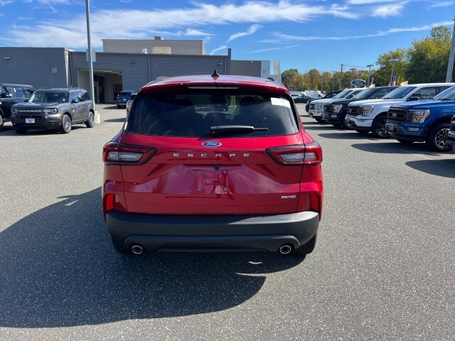 2026 Ford Escape ST-Line photo 4