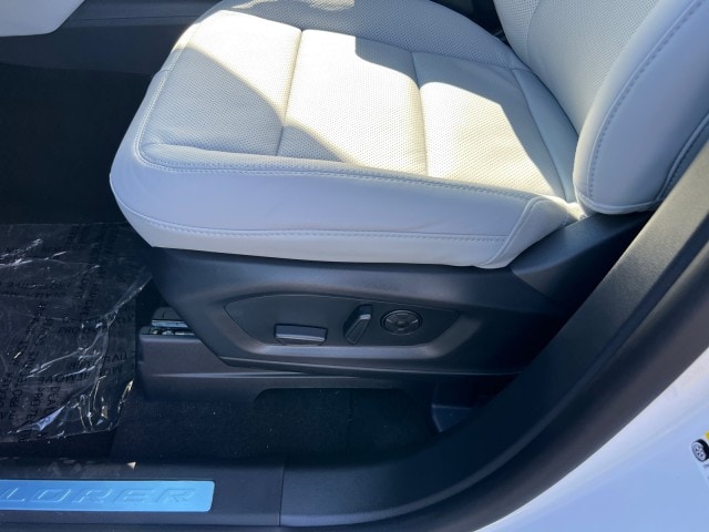 2026 Ford Explorer Platinum - Photo 8