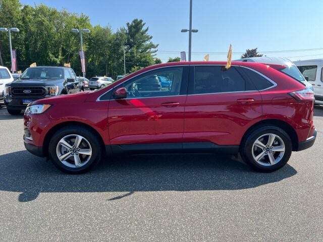 2022 Ford Edge SEL photo 3