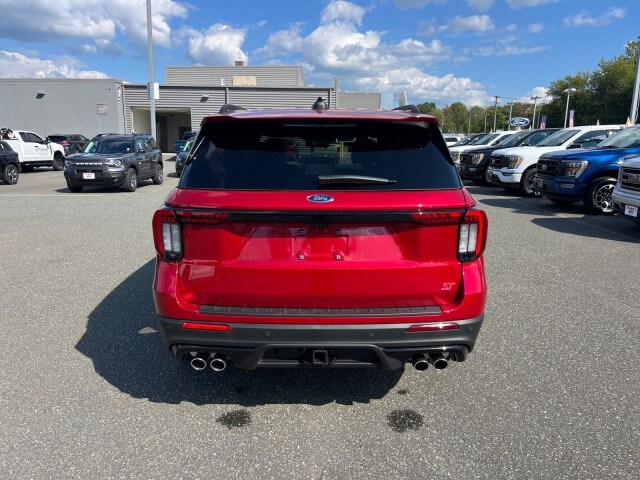2025 Ford Explorer ST photo 4