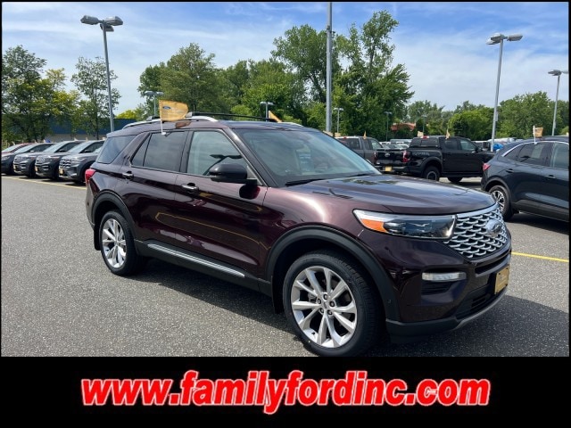 2023 Ford Explorer Platinum 4WD's photo