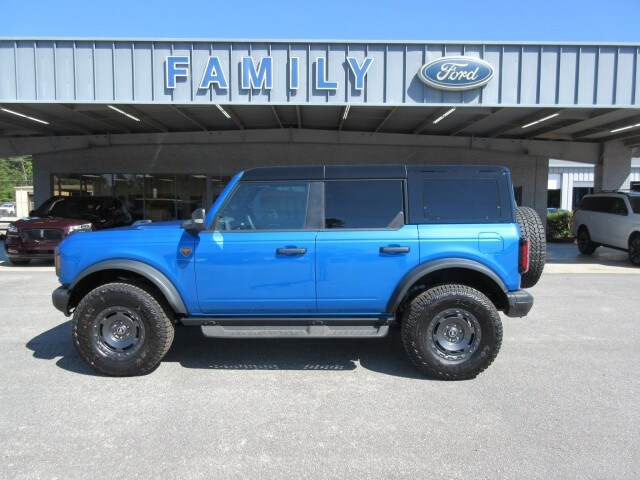 2025 Ford Bronco Badlands photo 2