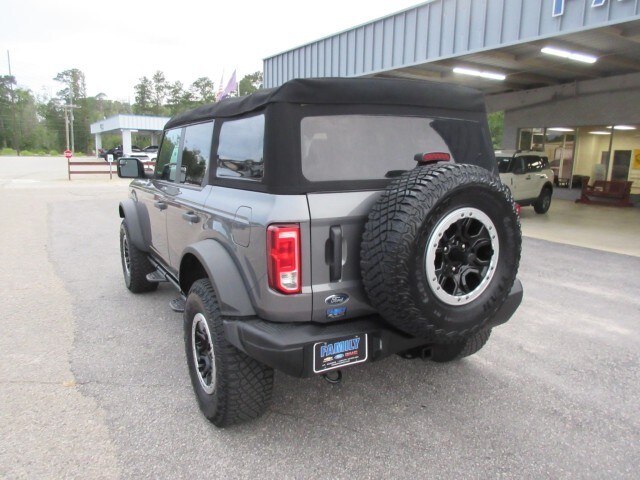 2022 Ford Bronco Black Diamond photo 3