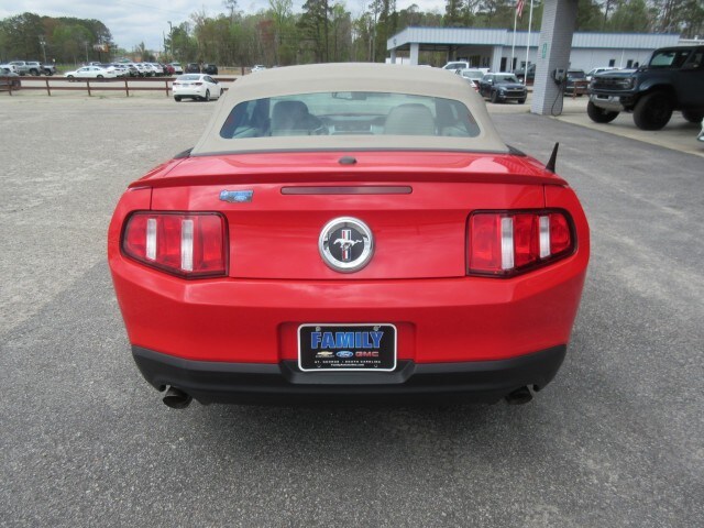 2011 Ford Mustang V6 photo 4