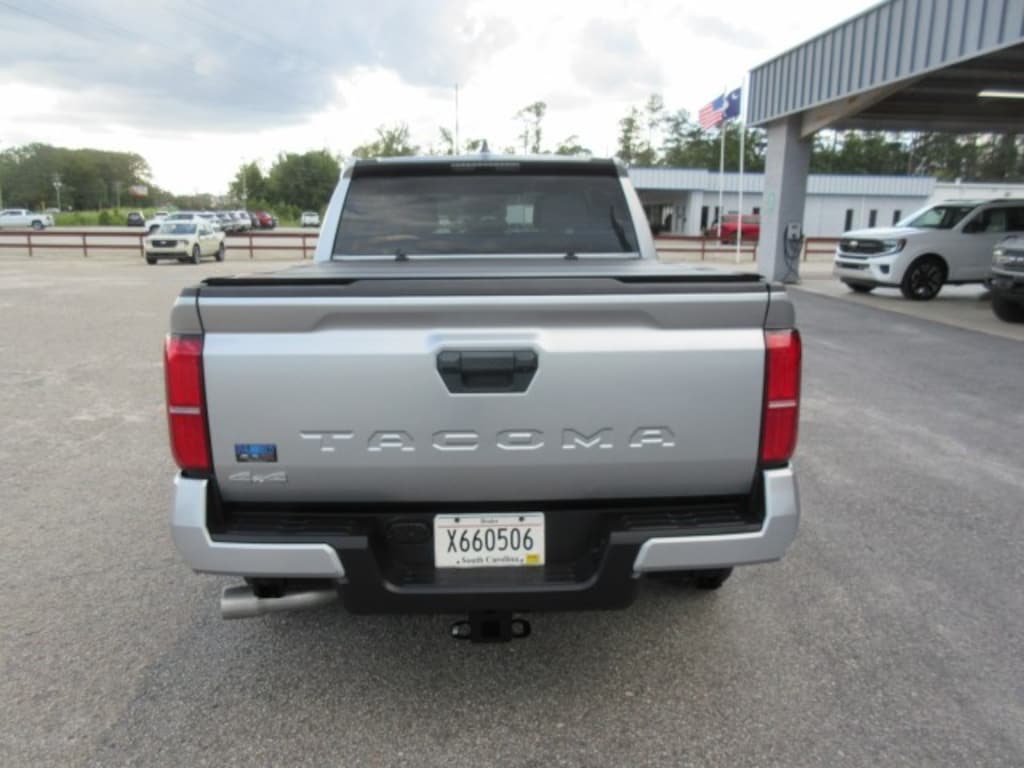 Used 2025 Toyota Tacoma 4WD SR5 Double Cab 5 Bed AT (Natl) Crew Cab Short Bed Truck