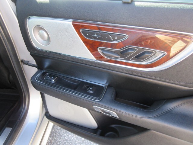 2020 Lincoln Continental Reserve - Photo 20
